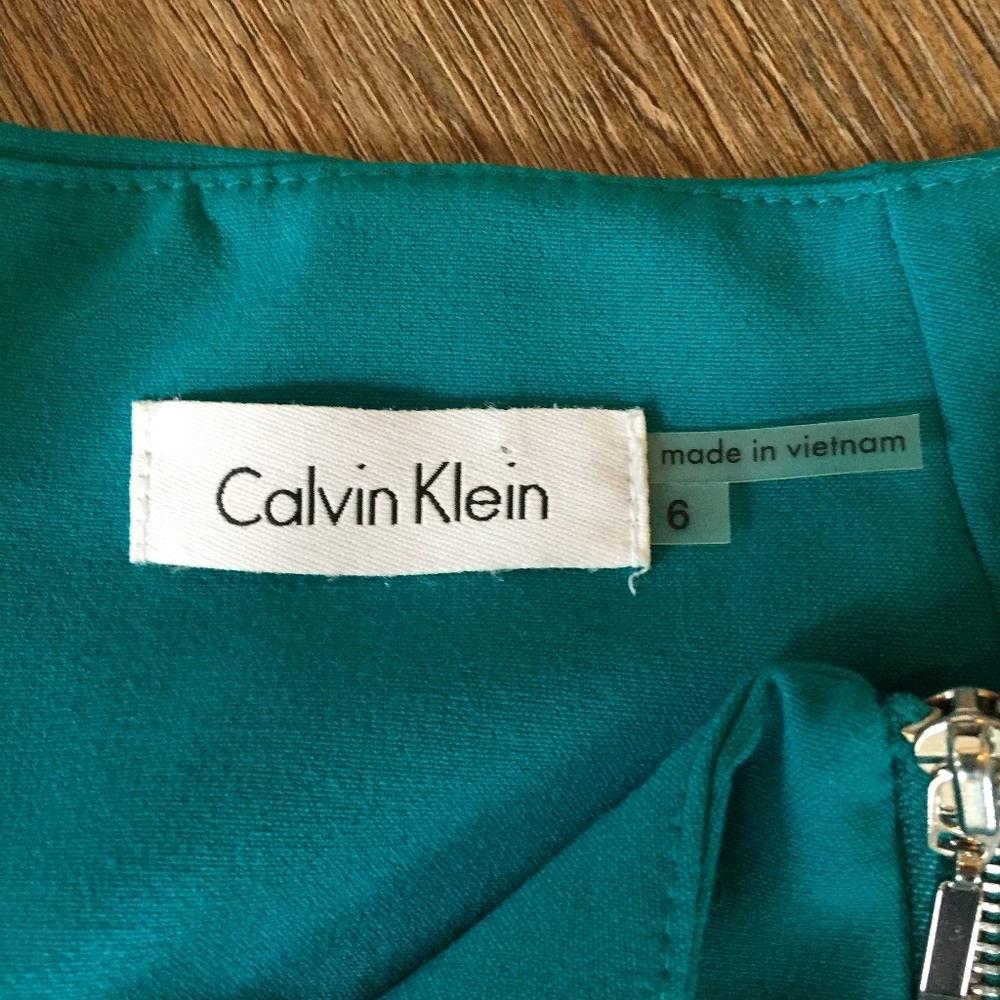 Calvin Klein High Neckline Sleeveless Zip Dress - Picture 3 of 8